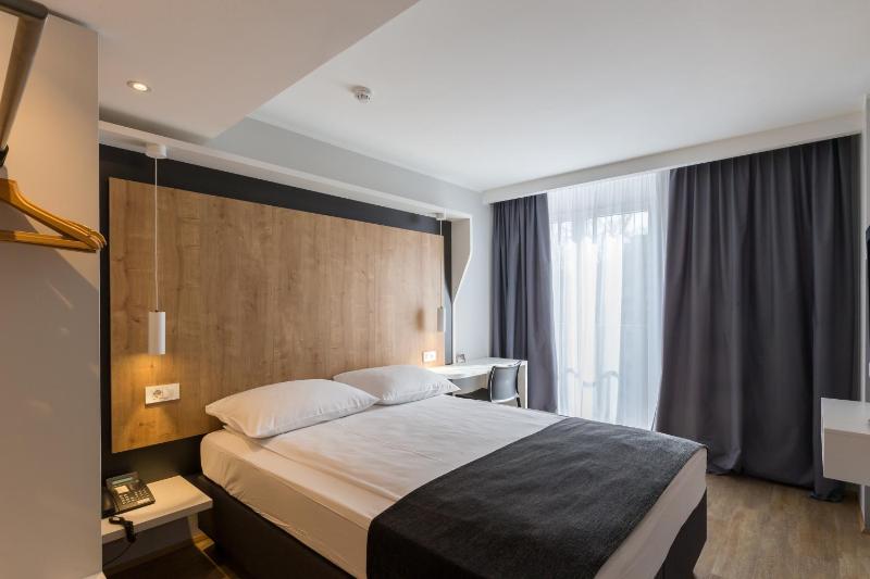 Standard Single Room image 1