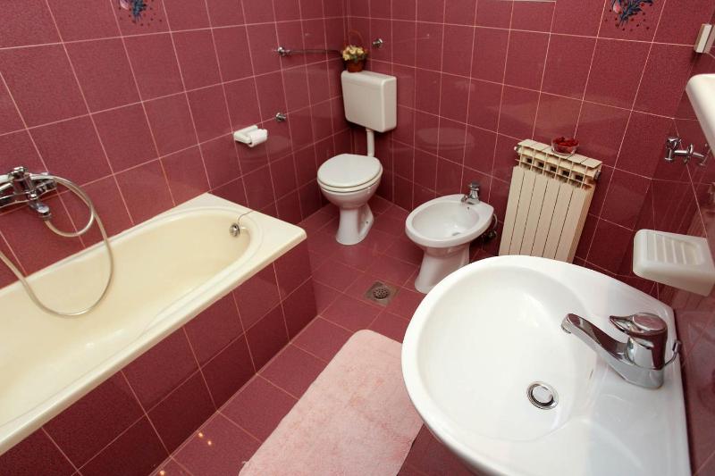 Apartment image 4