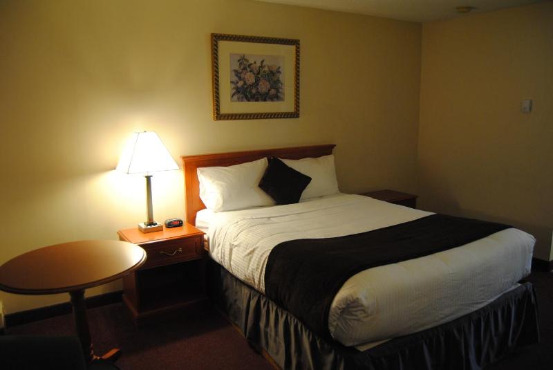 Economy Inn - image 21