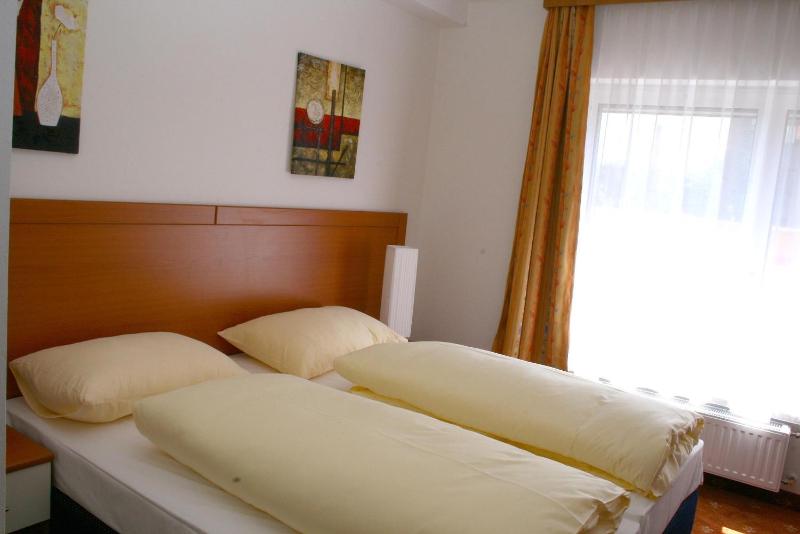 Double or Twin Room image 4