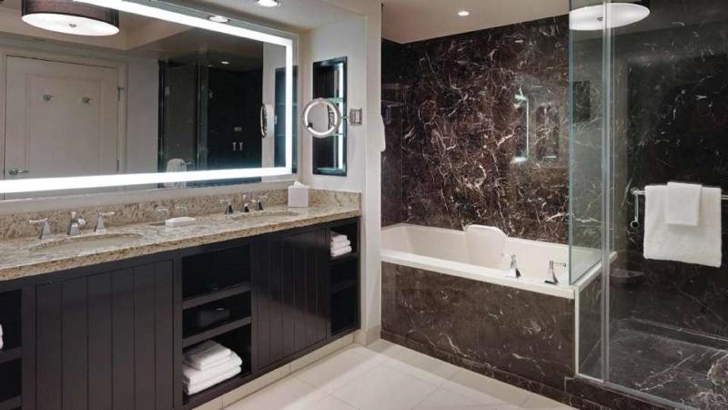 W Premier King Suite image 2
