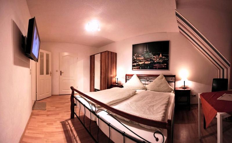 Double Room image 1