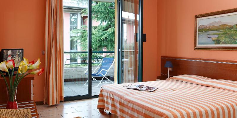 Double or Twin Room image 3