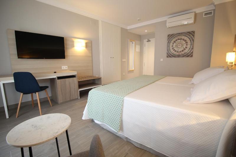 Superior Double Room image 3