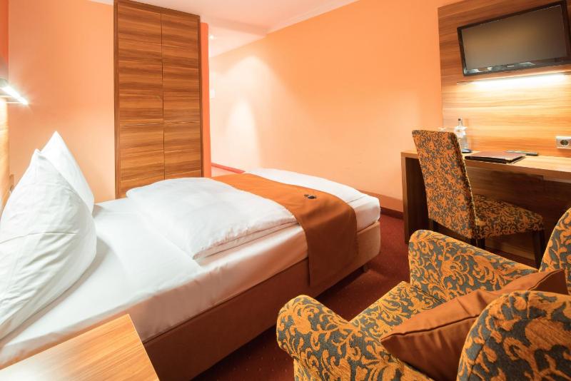 Comfort Single Room image 3