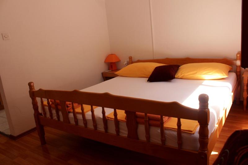 Triple Room with City View image 2