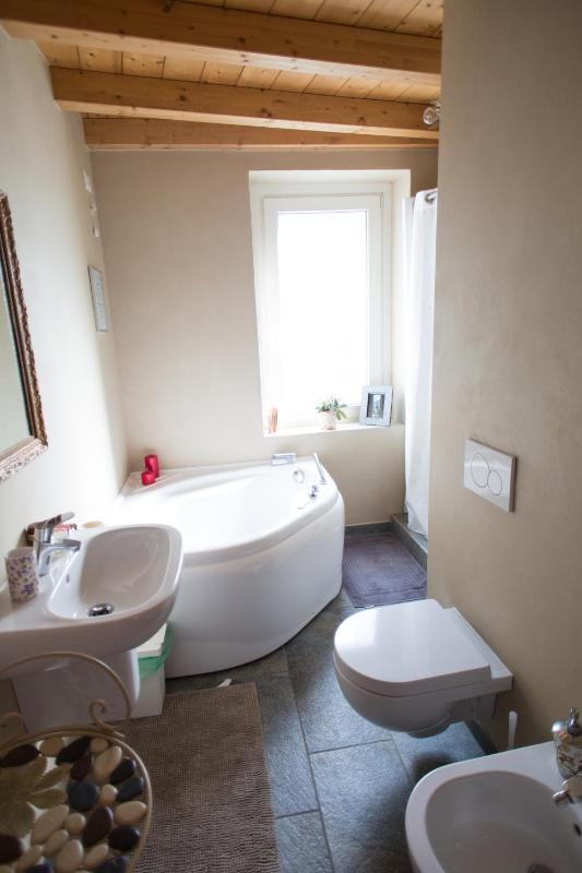 Double Room with Hot Tub image 3