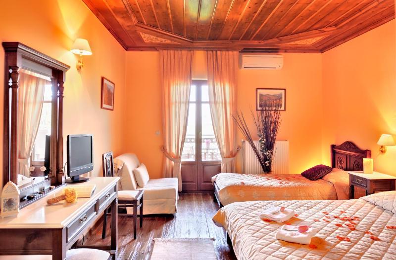 Double or Twin Room image 3