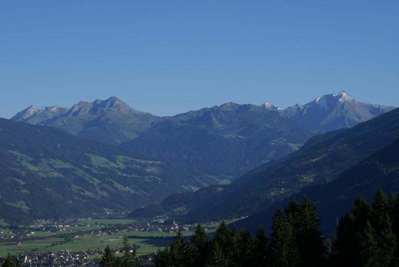 Apartment with Mountain View image 2