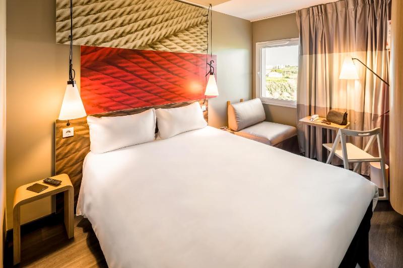 Double Room with Extra Bed image 2