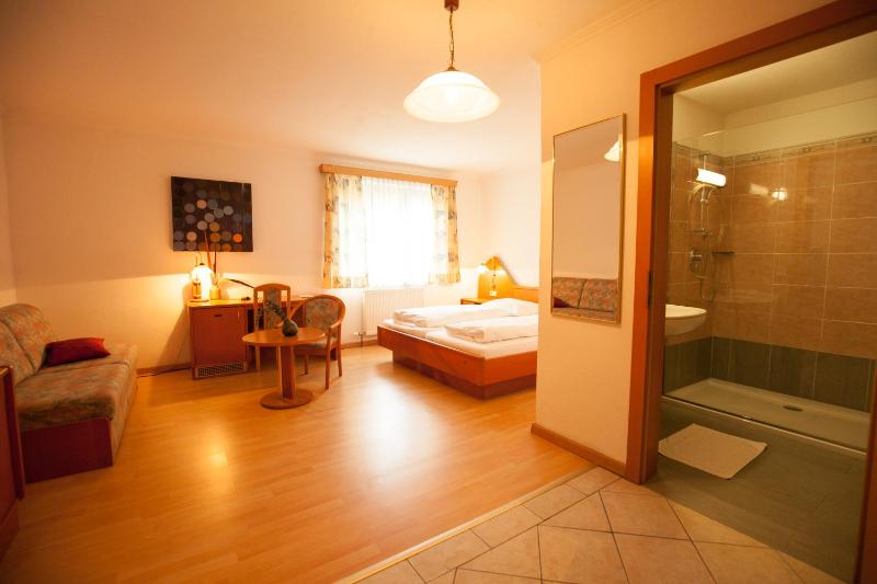 Triple Room image 3