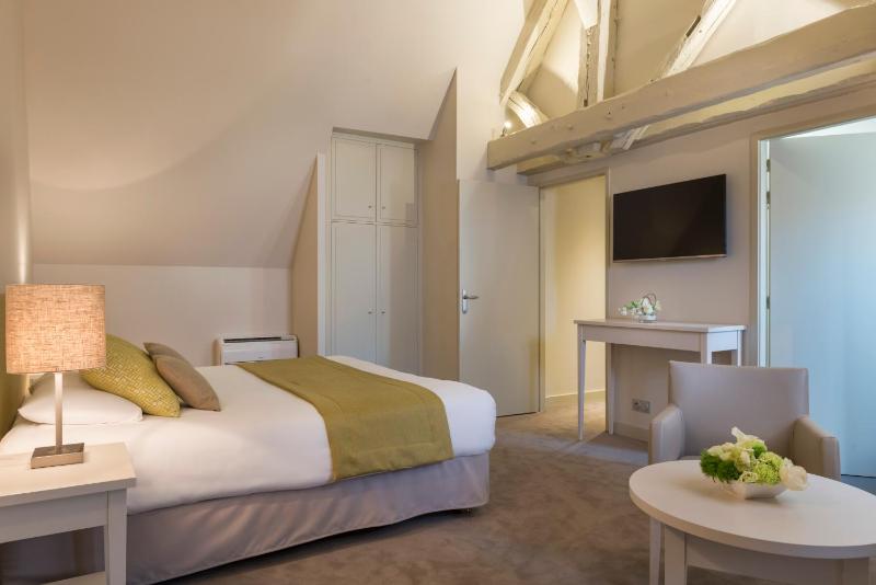 Deluxe Double Room image 3