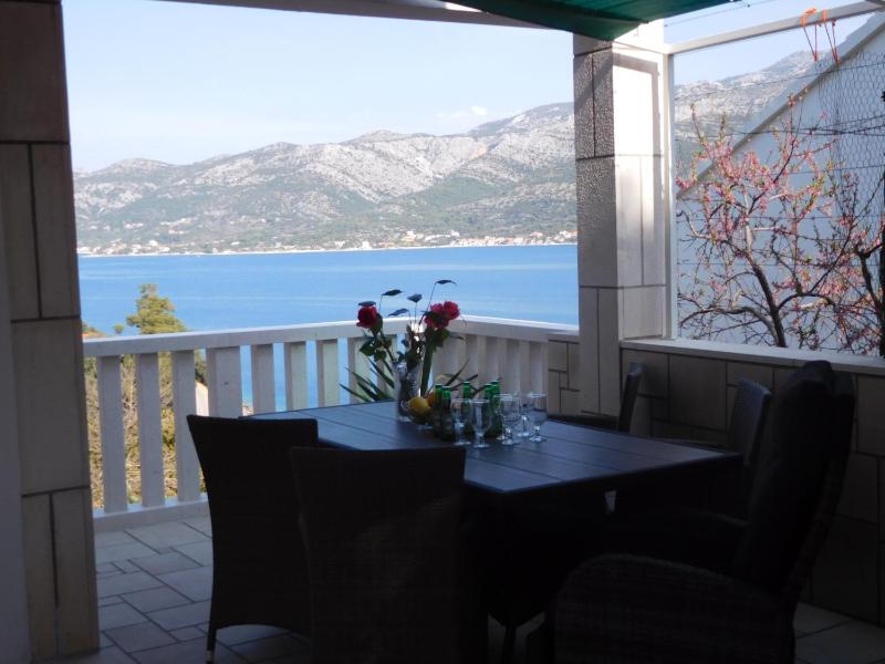 Two-Bedroom Apartment with Balcony and Sea View image 2