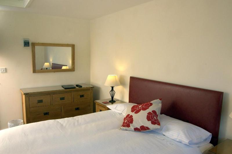 Superior Double Room image 4