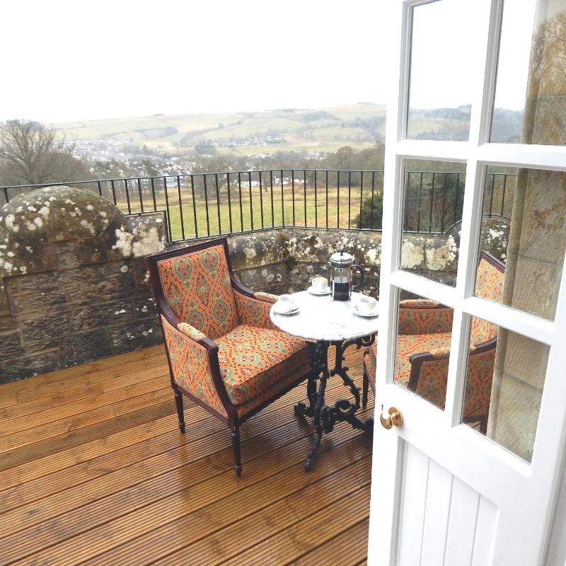 King Room with Balcony image 2