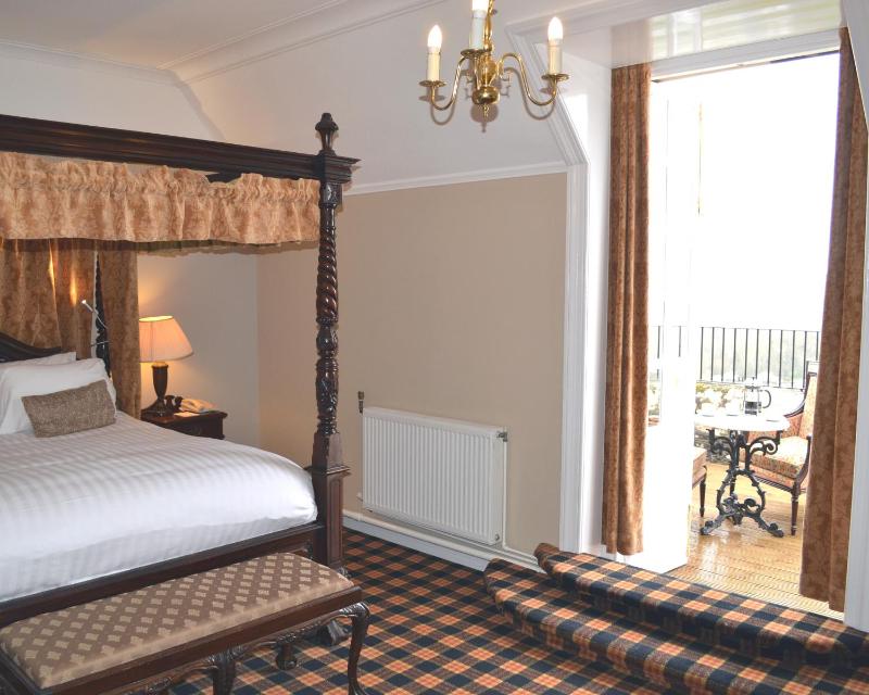 King Room with Balcony image 3