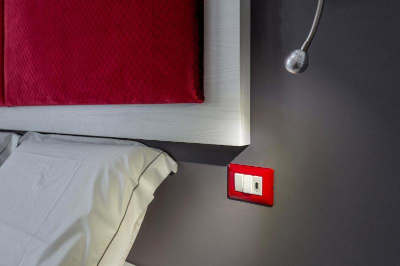 Deluxe Double Room with Jacuzzi image 4