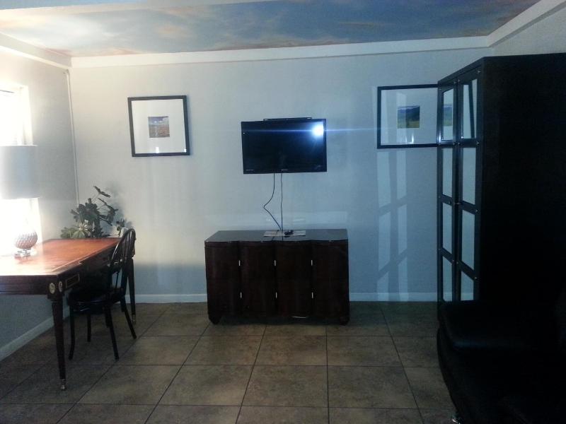 Queen Room image 3