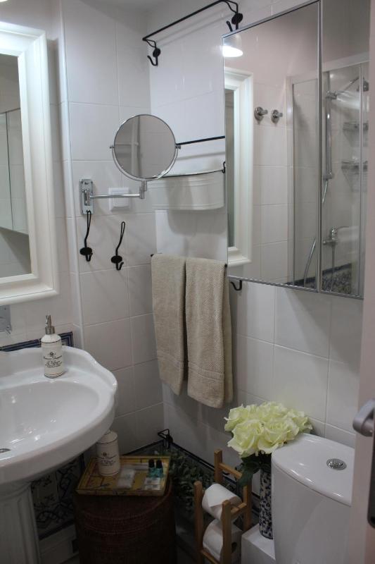 Interior Double Room image 3