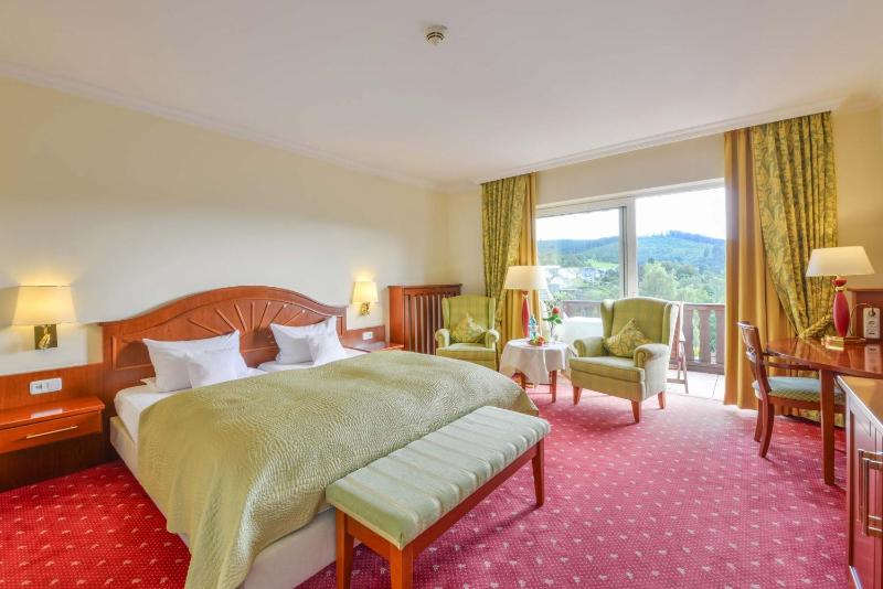 Deluxe Double Room with Balcony image 1