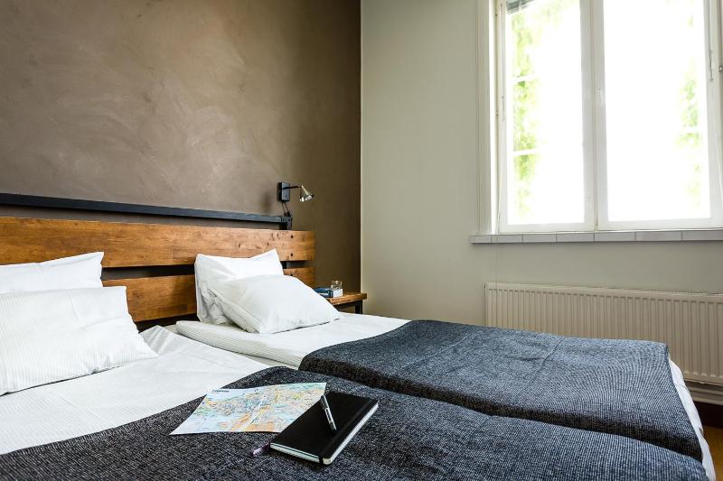 Twin Room image 1