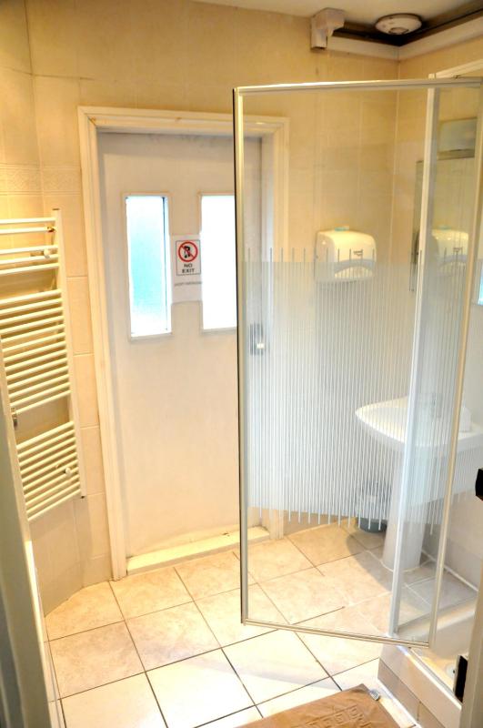 Budget Double Room with Shared Bathroom - Attic image 2