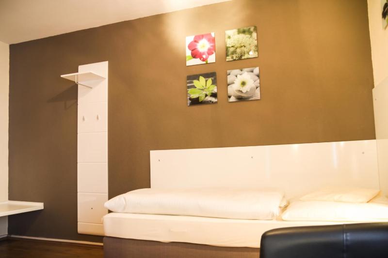 Single Room image 1