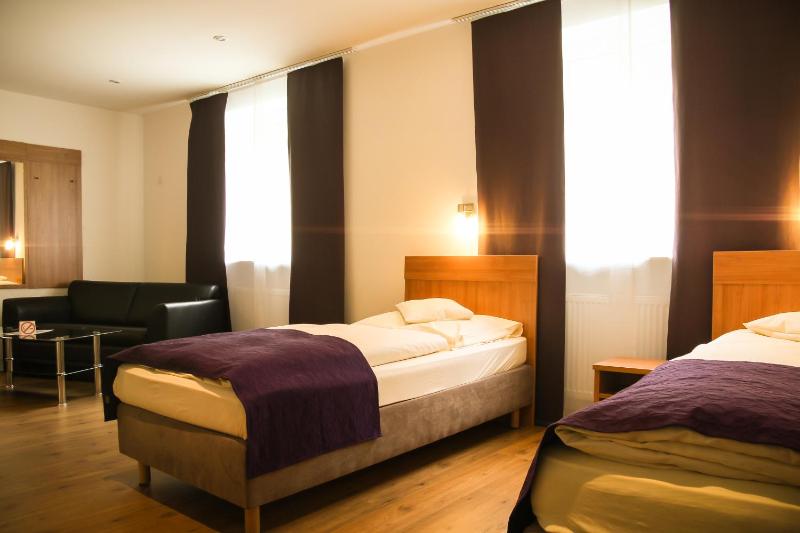 Triple Room image 1