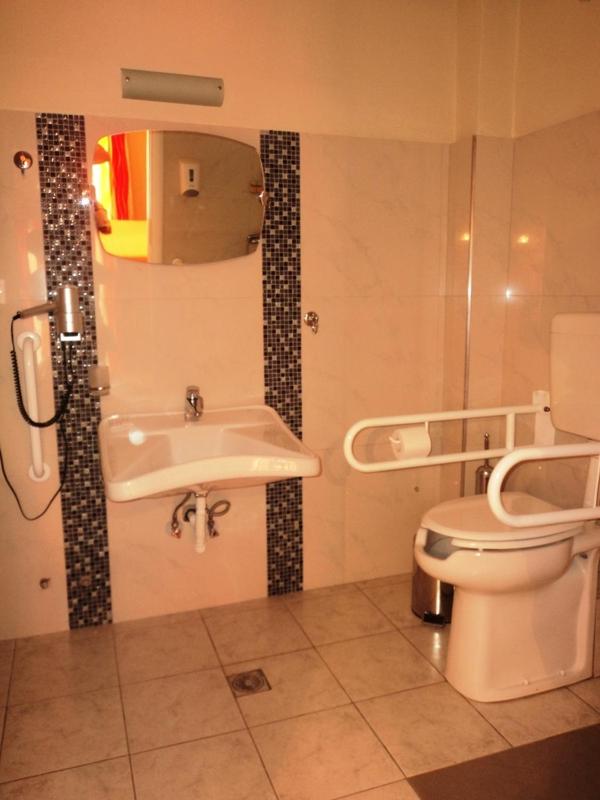 Double Room - Disability Access image 2