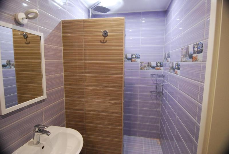 Triple Room with Private Bathroom image 2