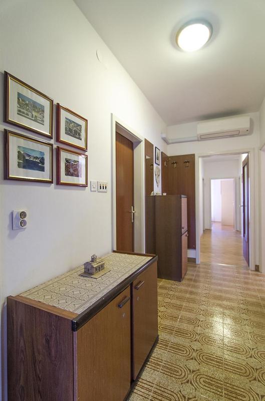 Apartment image 2