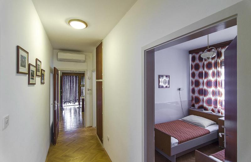 Apartment image 4