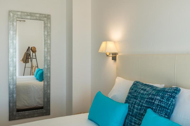 Suite with Garden View image 3