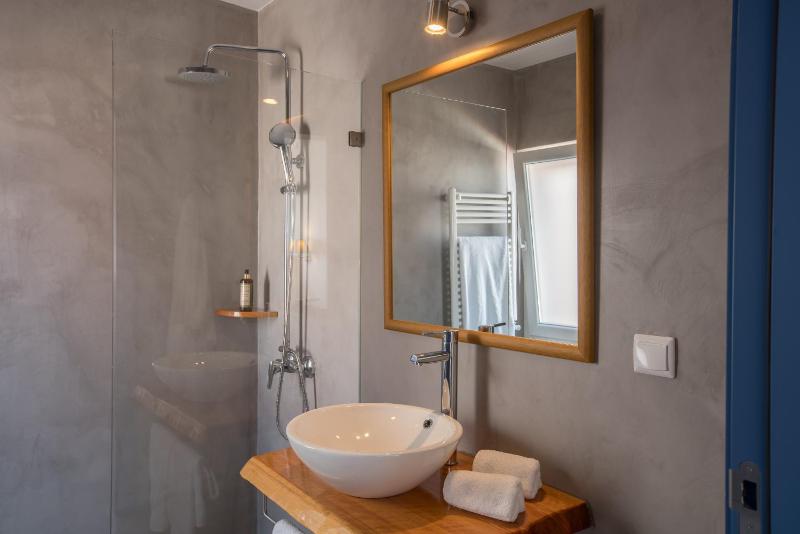 Double Room with Sea View image 1