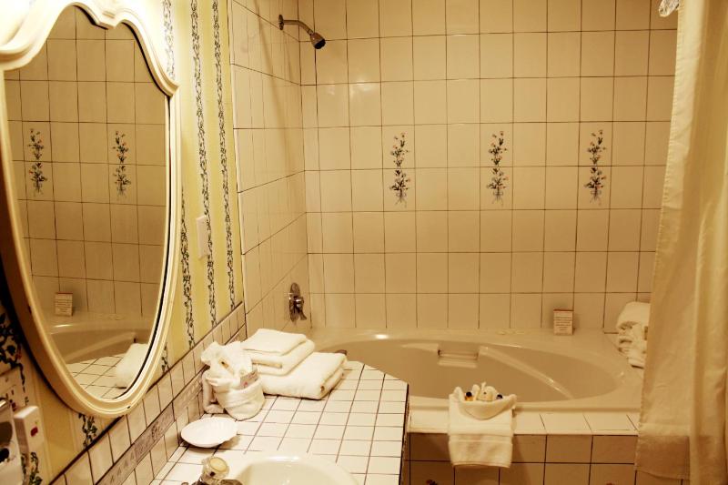 King Suite image 2