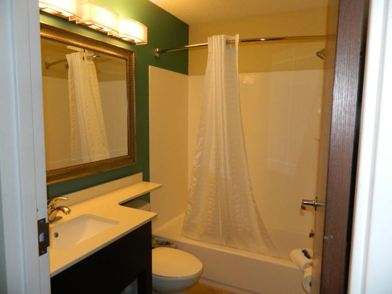 King Suite - Non-Smoking image 2