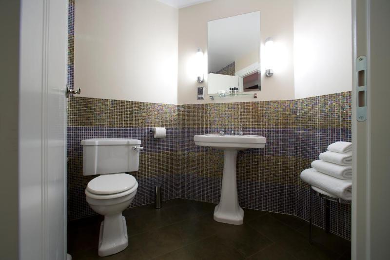 Superior Double Room image 4