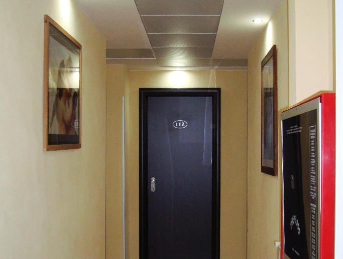 Hotel Canasta - image 4