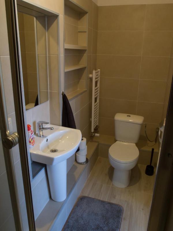 Double Room with Private Bathroom image 3
