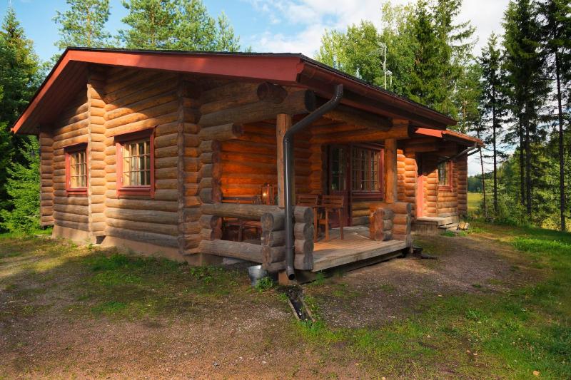 Four-Bedroom Cottage with Sauna image 4
