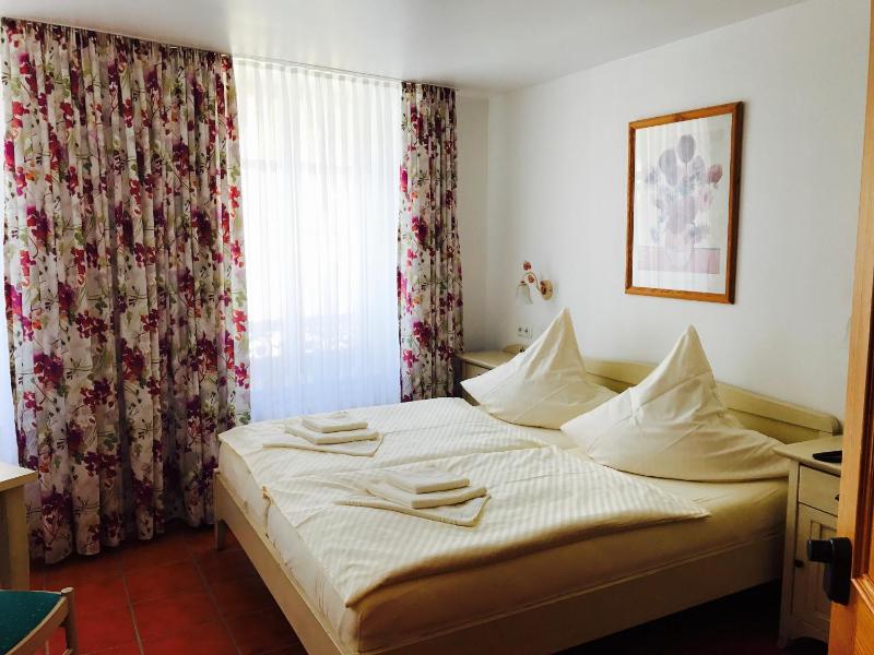 Double Room image 2