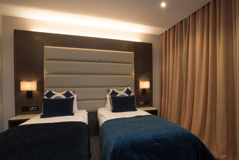 Junior Suite image 2