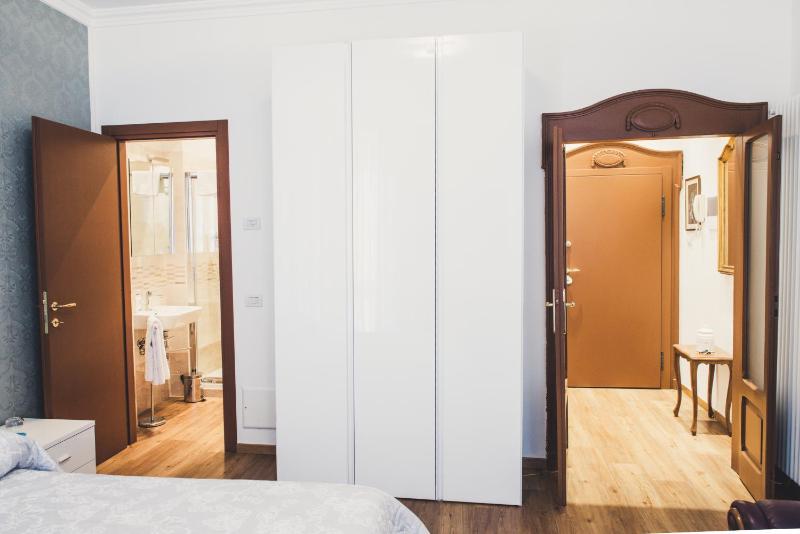 Deluxe Apartment image 1