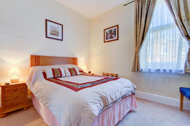 Dolphin Guesthouse - image 6