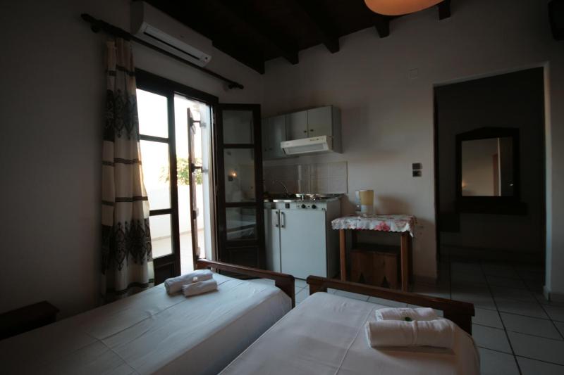 Chania Rooms - image 7