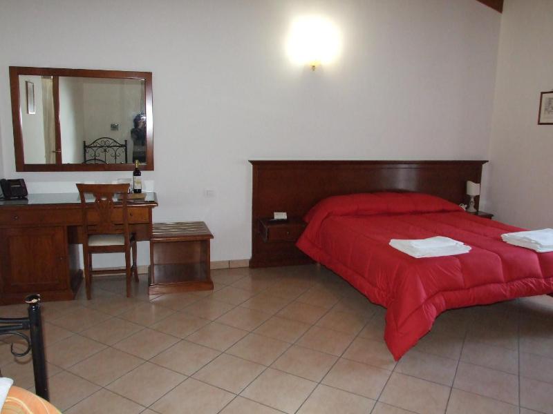Comfort Triple Room with Shower image 2