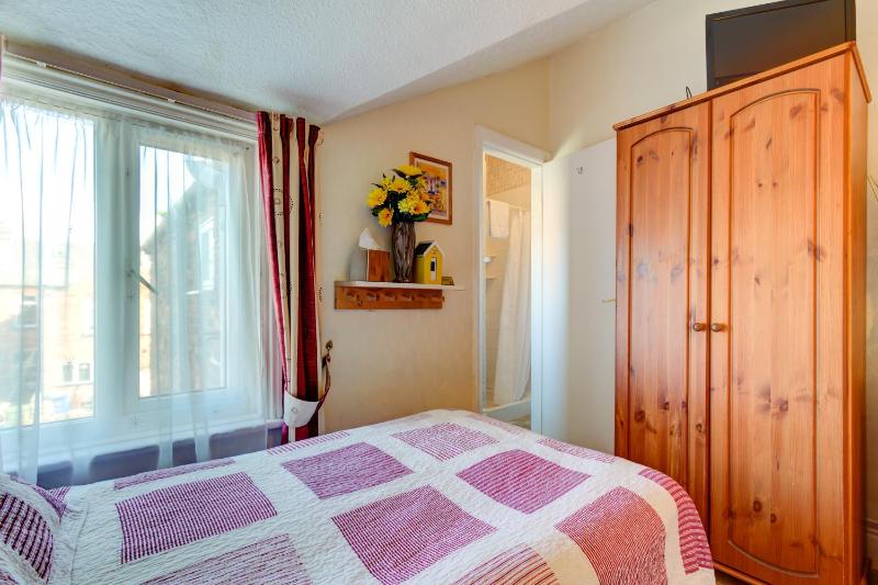 Dolphin Guesthouse - image 14