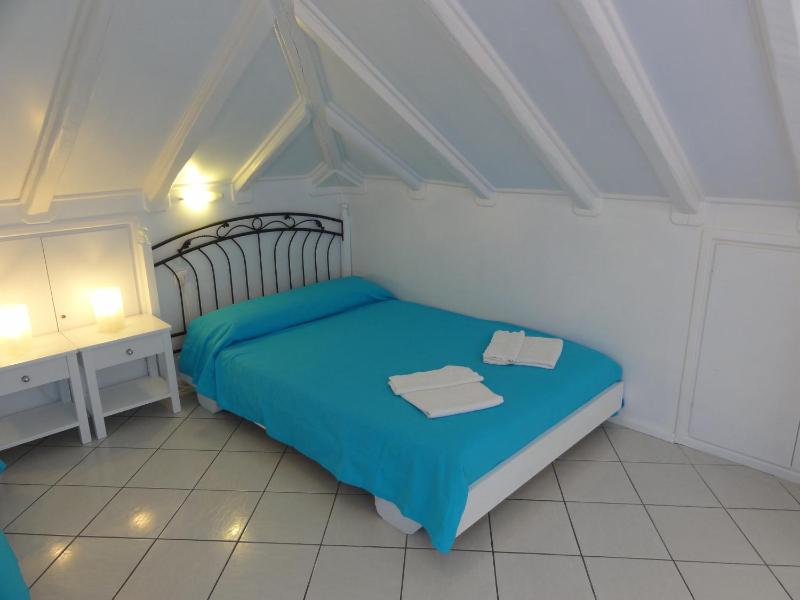 Studio - Attic (2-4 Adults) image 3