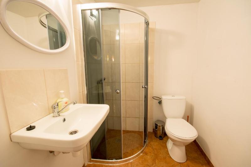 Double Room image 4