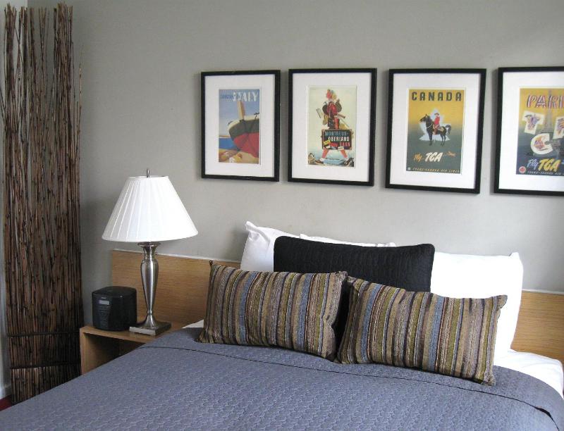 Queen Room image 4